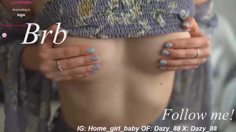 Snapshot of dazy_88 chatting on 11.05.25 Dazy My Fansly online show from 11.05.25