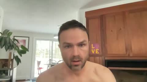 Snapshot of dd84love chatting on 02.25.26 Daniel online show from 02.25.26