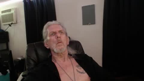 Snapshot of deaconoddeye chatting on 12.14.25 deaconoddeye online show from 12.14.25