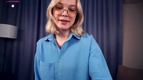 Charlie 18yo online show from 10.08.25