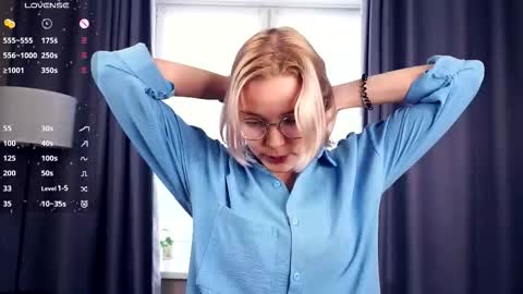 Charlie 18yo online show from 10.10.25