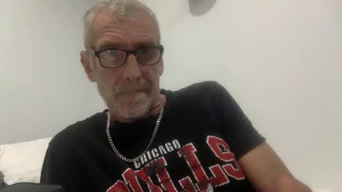 deanofflove221000 online show from 09.11.25