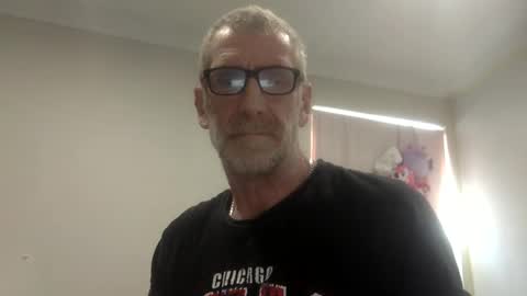 deanofflove221000 online show from 09.15.25