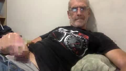 deanofflove221000 online show from 04.14.26