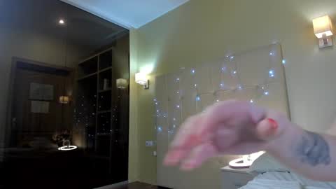 Debbie Mon Tue Fri Sun Sat GMT 3 1000am - 0400pm  online show from 01.13.25