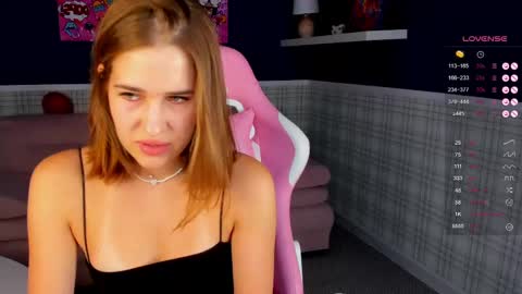 Snapshot of debbie_wools chatting on 03.02.25 Jennifer online show from 03.02.25