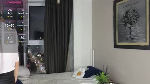 Snapshot of debihenks chatting on 10.14.25 Eva online show from 10.14.25