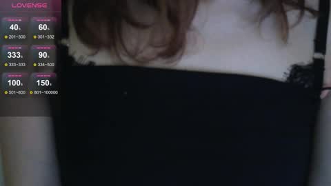 Snapshot of debihenks chatting on 11.25.25 Eva online show from 11.25.25