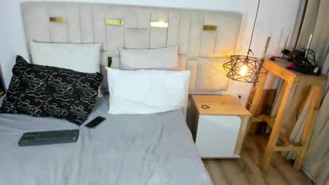 debora_heels_ online show from 02.17.26