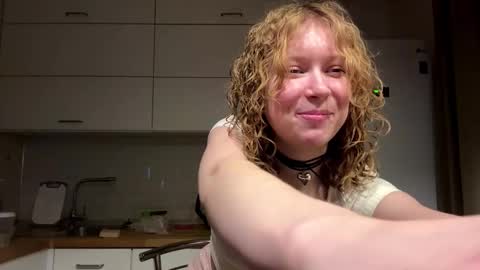 Hello My name is Sarah im new model here and little but shy. online show from 01.06.26