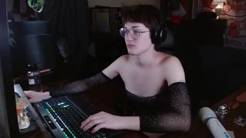 decemberholiday online show from 07.24.26