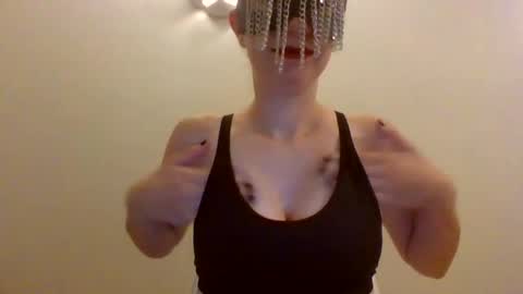 Snapshot of deebreezexo chatting on 09.24.25 Dee Breeze online show from 09.24.25