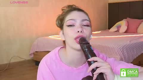 Snapshot of deepcums_ chatting on 07.10.26 Sophie online show from 07.10.26