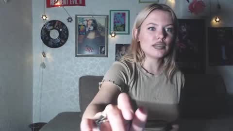 deepholedayss online show from 04.12.26