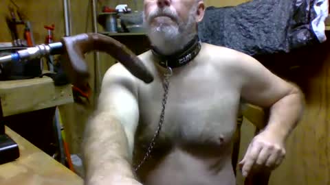 Snapshot of deepthroat227 chatting on 12.09.24 Deepthroat My Big Dildos online show from 12.09.24