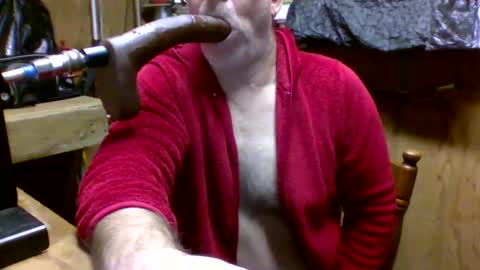 Snapshot of deepthroat227 chatting on 12.24.24 Deepthroat My Big Dildos online show from 12.24.24