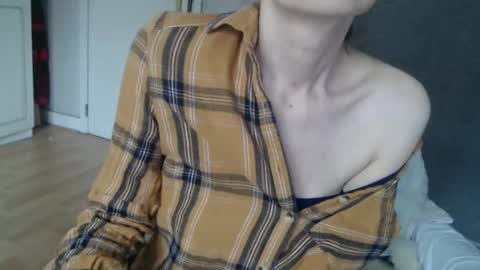 Snapshot of deessedivine chatting on 10.23.25 KamiDevi online show from 10.23.25