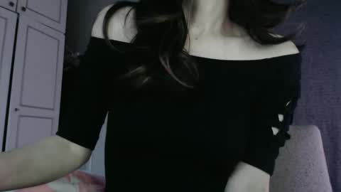 Snapshot of deessedivine chatting on 11.20.25 KamiDevi online show from 11.20.25