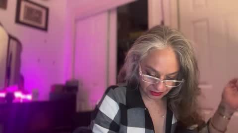 Tori online show from 11.16.25