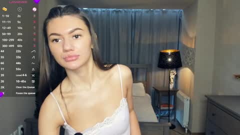 Laura online show from 04.12.26