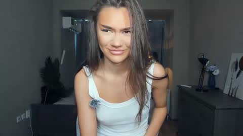 Snapshot of deidreluer chatting on 06.22.26 Laura online show from 06.22.26
