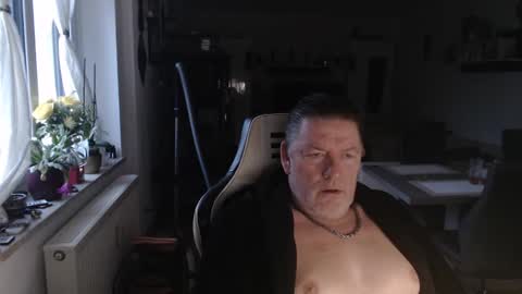 deinprinz2312 online show from 02.17.25