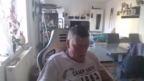 deinprinz2312 online show from 10.13.25