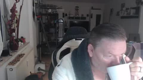 deinprinz2312 online show from 11.18.25