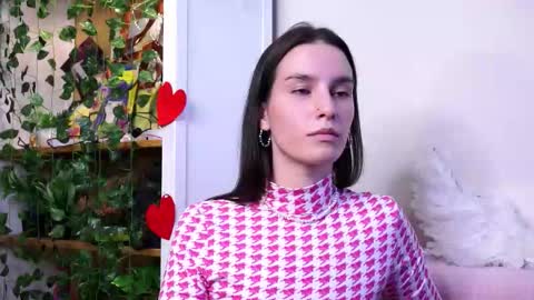 Esme 19 years old online show from 11.02.25