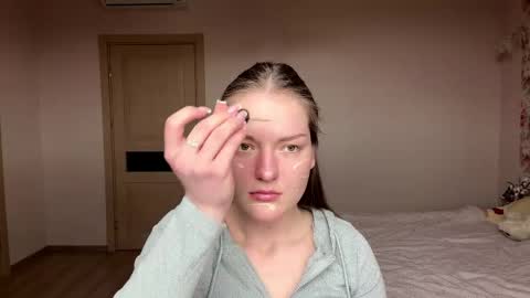 Mila online show from 04.09.26