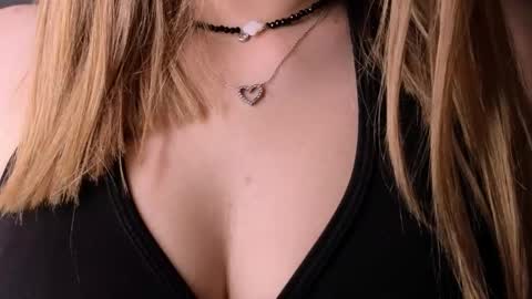 Snapshot of delcieodoherty chatting on 11.22.25 Adla online show from 11.22.25