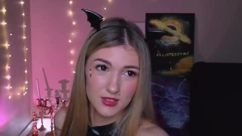 Snapshot of delcieodoherty chatting on 11.26.25 Adla online show from 11.26.25