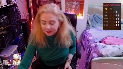 Delicacat online show from 10.22.25