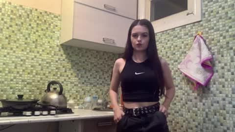 Kiki online show from 04.10.26