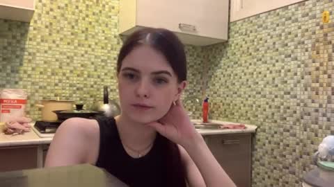 Kiki online show from 04.15.26