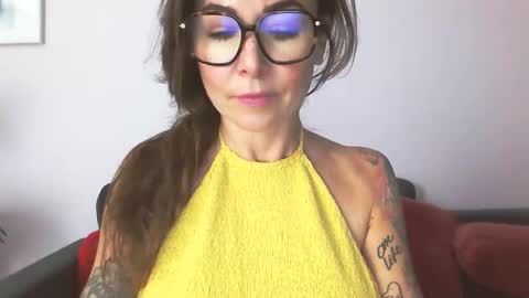 delilah_sweet online show from 11.25.25