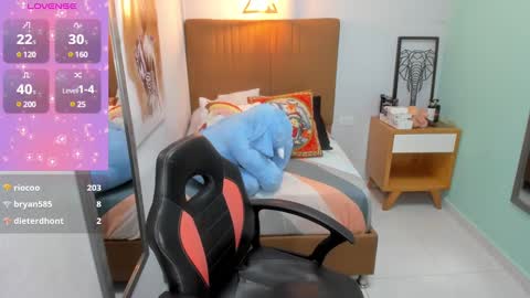 delilaquinn online show from 12.27.24