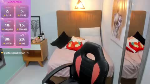 delilaquinn online show from 01.05.25