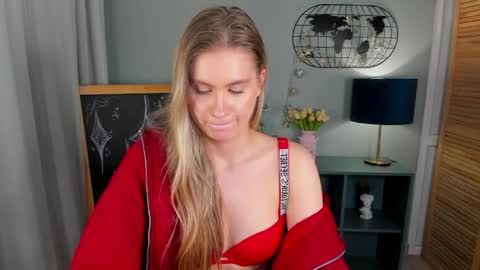 delinasis online show from 04.11.26