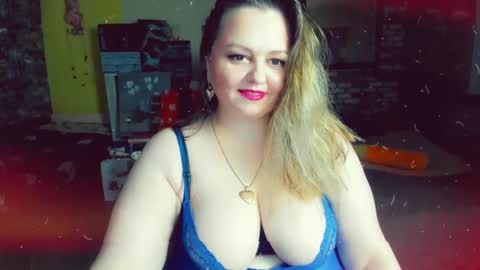 Snapshot of delinnia chatting on 02.07.25 Margo online show from 02.07.25