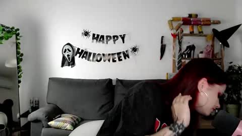 dellacrush_ online show from 10.20.25