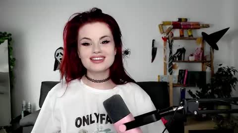 dellacrush_ online show from 10.21.25