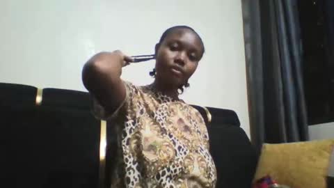 dellarine517299 online show from 10.10.25