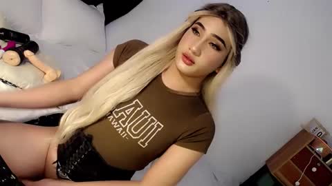 Snapshot of deluxetgirl69 chatting on 01.09.25 Chesca online show from 01.09.25