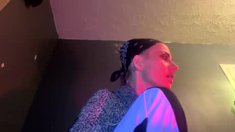 Demetriemanon online show from 01.19.25