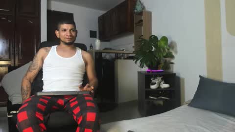 Snapshot of demian26big chatting on 10.22.25 demian26big online show from 10.22.25