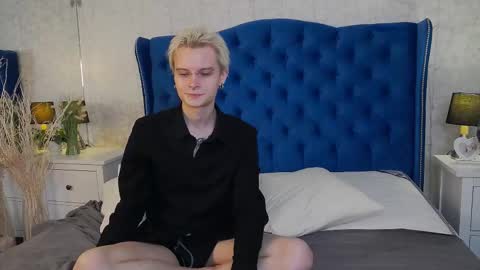 Snapshot of demianenglen chatting on 03.08.25 demianenglen online show from 03.08.25