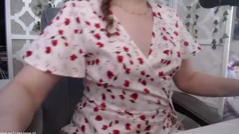 Snapshot of demuredeliah chatting on 07.05.26 Deliah online show from 07.05.26