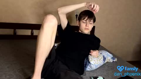 Snapshot of den_phoenix_ chatting on 06.18.26 Den Shorty online show from 06.18.26
