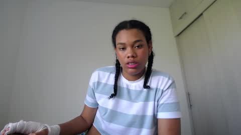 Snapshot of dena_k_ chatting on 01.02.25 Dena k s online show from 01.02.25
